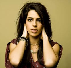 Brooke Fraser de retour avec <i>Brutal Romantic</i> 23